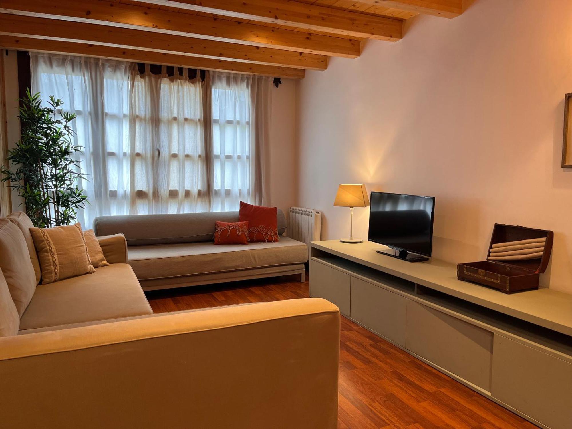 Апартаменты Luxury House Valencia D'Aneu Экстерьер фото