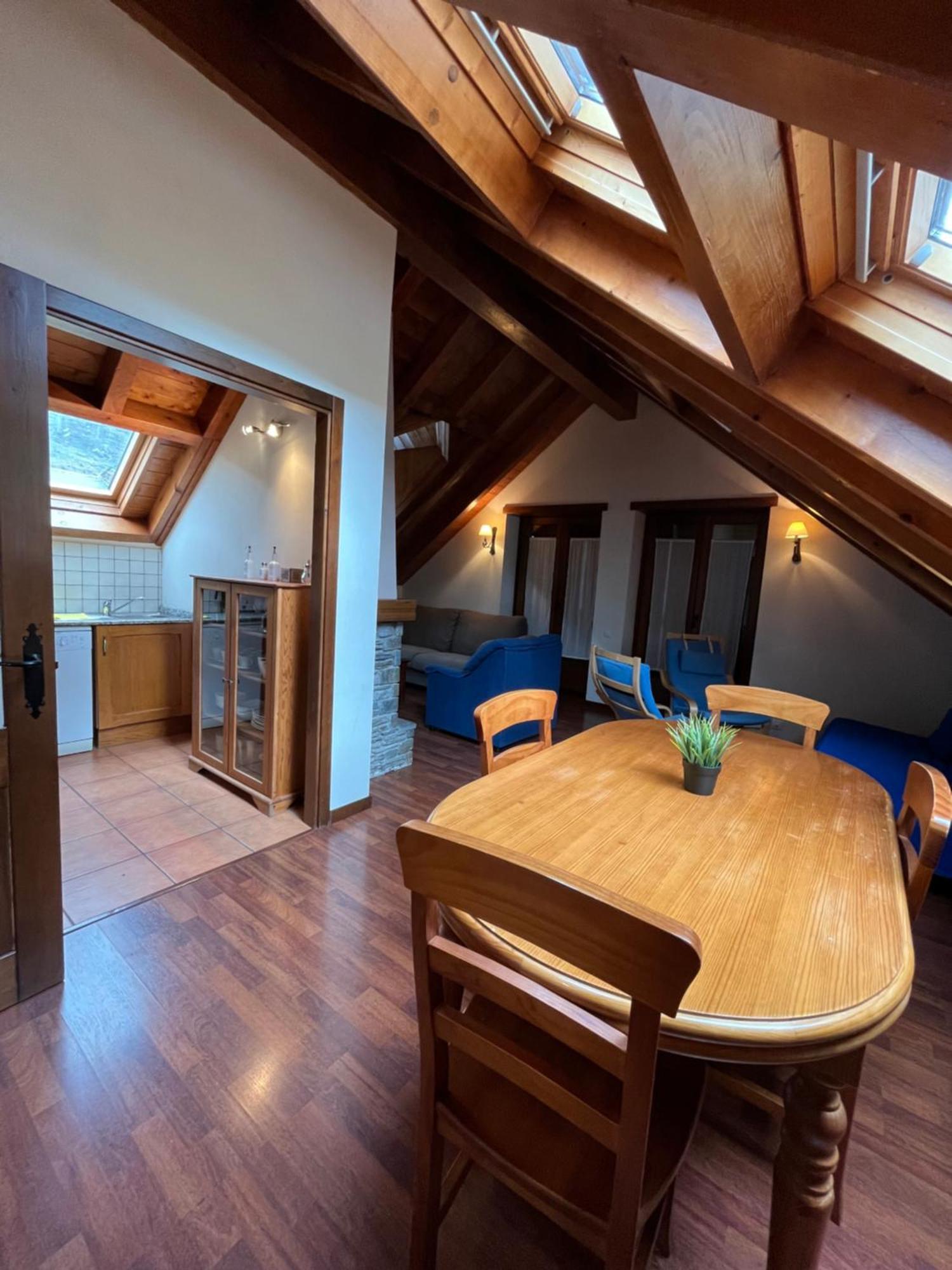 Апартаменты Luxury House Valencia D'Aneu Экстерьер фото