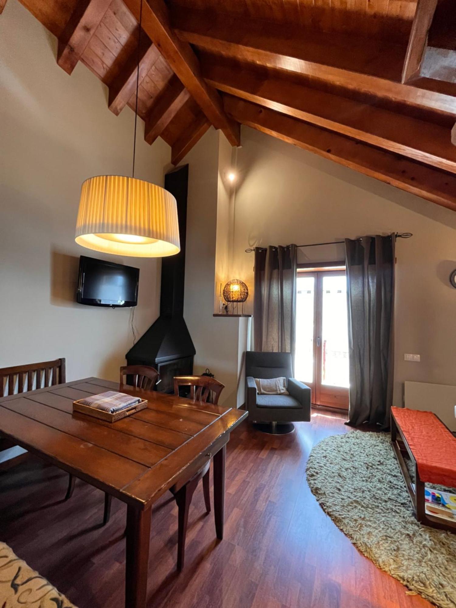 Апартаменты Luxury House Valencia D'Aneu Экстерьер фото